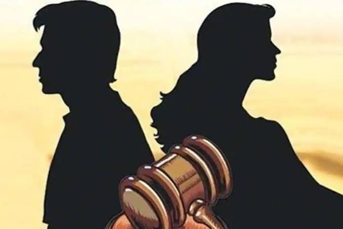 Merely because mother is also earning, doesnt automatically absolve father from maintaining children: Delhi High Court